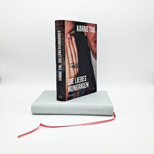 Buchcover und Innenansicht für das Buch: La guerre par d'autres moyens