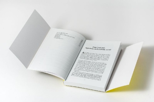 Buchcover und Innenansicht für das Buch: Allein mit dem Handy: So schützen wir unsere Kinder