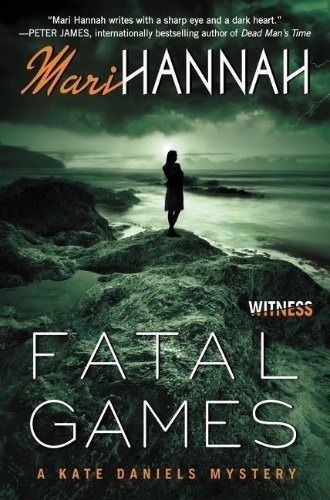 Buchcover und Innenansicht für das Buch: Fatal Games