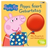 Buchcover und Innenansicht für das Buch: Peppa Pig: Peppa feiert Geburtstag
