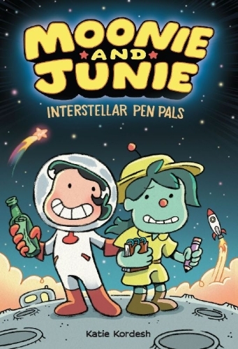 Buchcover und Innenansicht für das Buch: Moonie and Junie: Interstellar Pen Pals