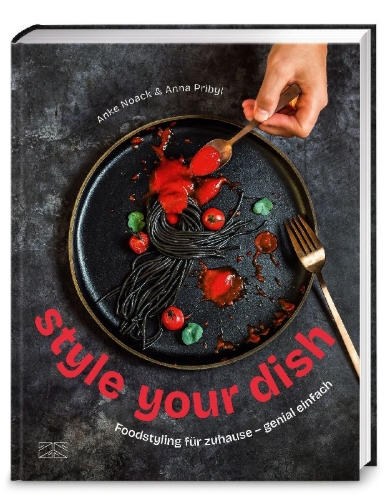 Buchcover und Innenansicht für das Buch: Style your dish